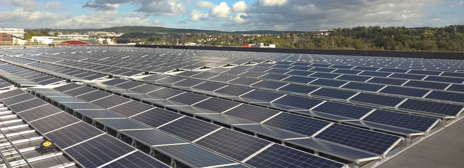Solcellepanel dekker hele taket til Askos fryselager Foto: Asko
